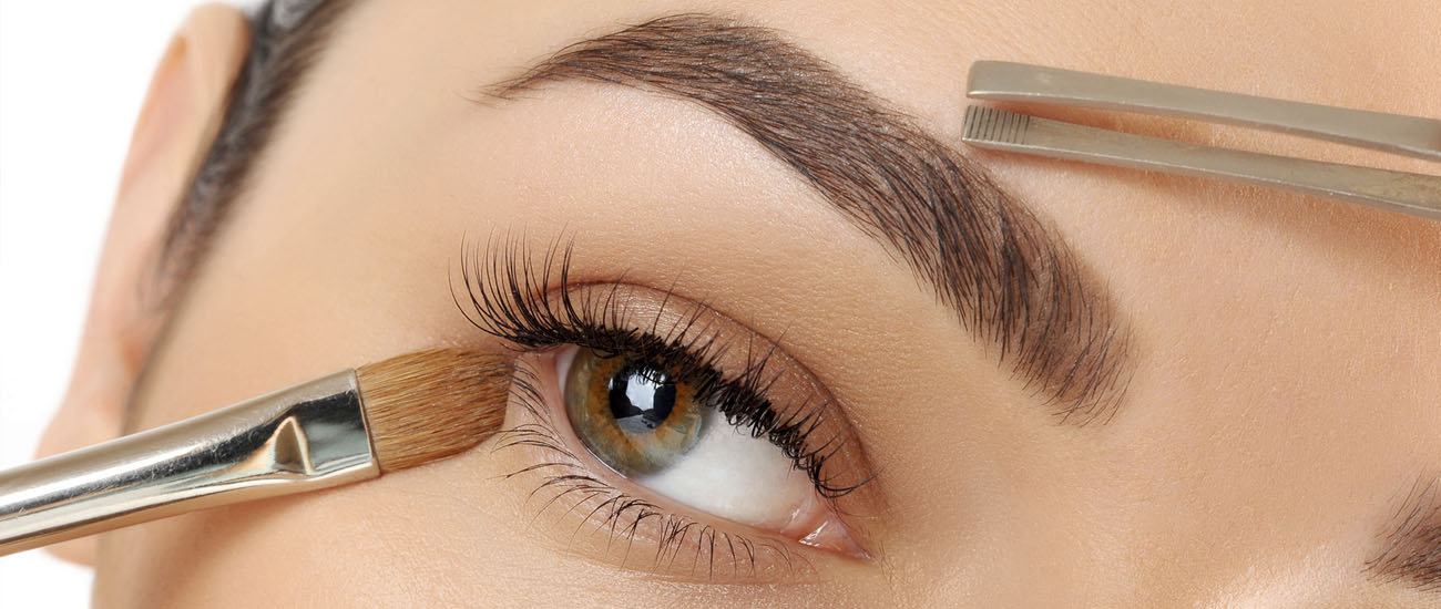 Pensat și vopsit gene și sprâncene la SenzoFit Iași