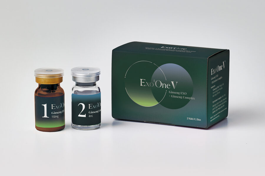 Cutia Exo’One V alături de flaconul cu pulbere și flaconul cu activator