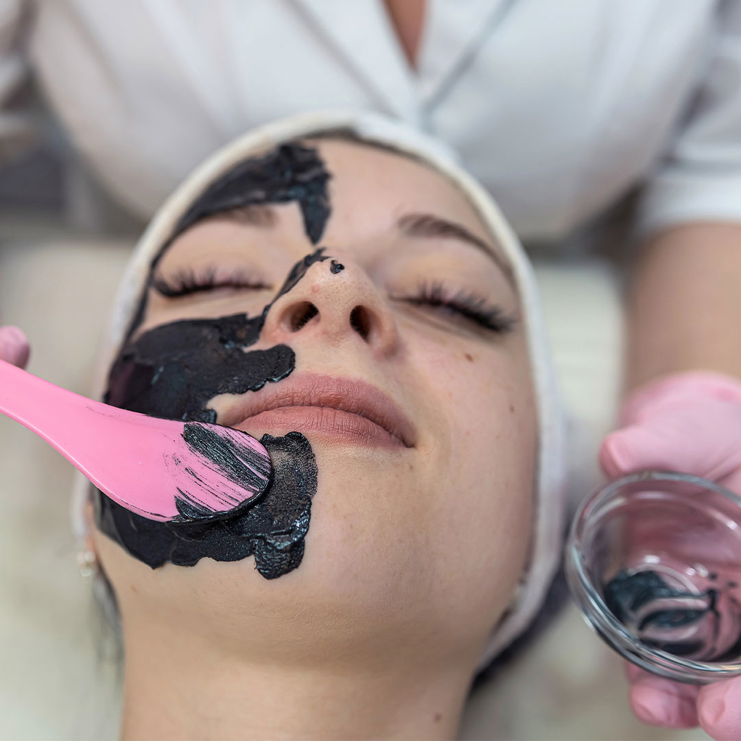 Curățare și aplicare carbon